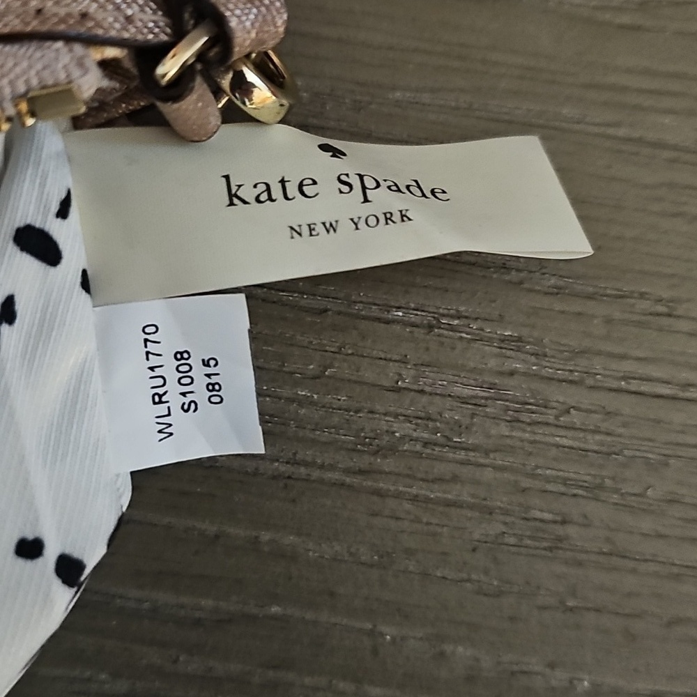 Kate Spade RoseGold Wristlet Clutch with Unbranded BEE HAPPY KEYCHAIN - Picture 6 of 9